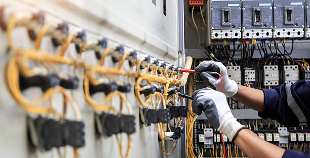 Professional Electrician technician working in Dunwoody, GA